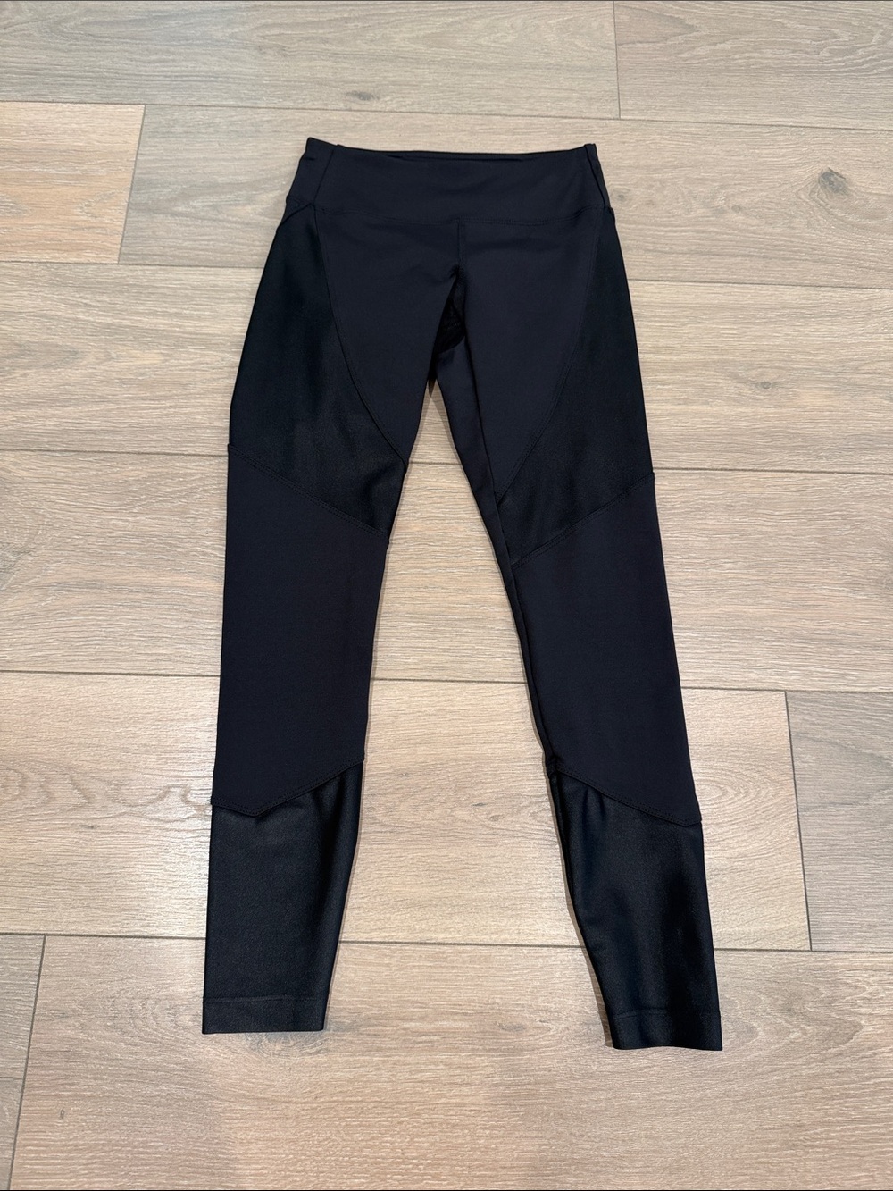 KORAL Black Forge Mid Rise Legging Shiny Contrast Panels Active Gym Size Small - Picture 2 of 7